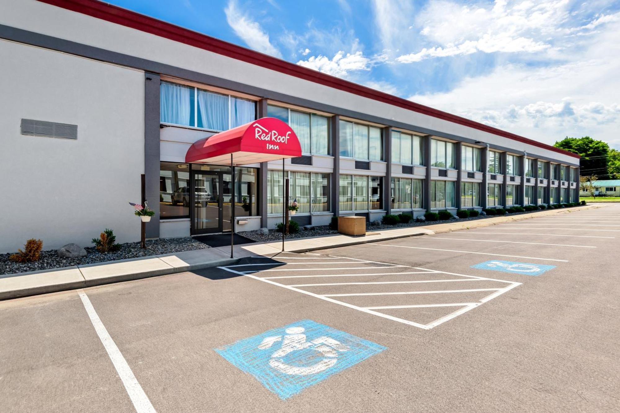 Red Roof Inn Cortland Exterior photo