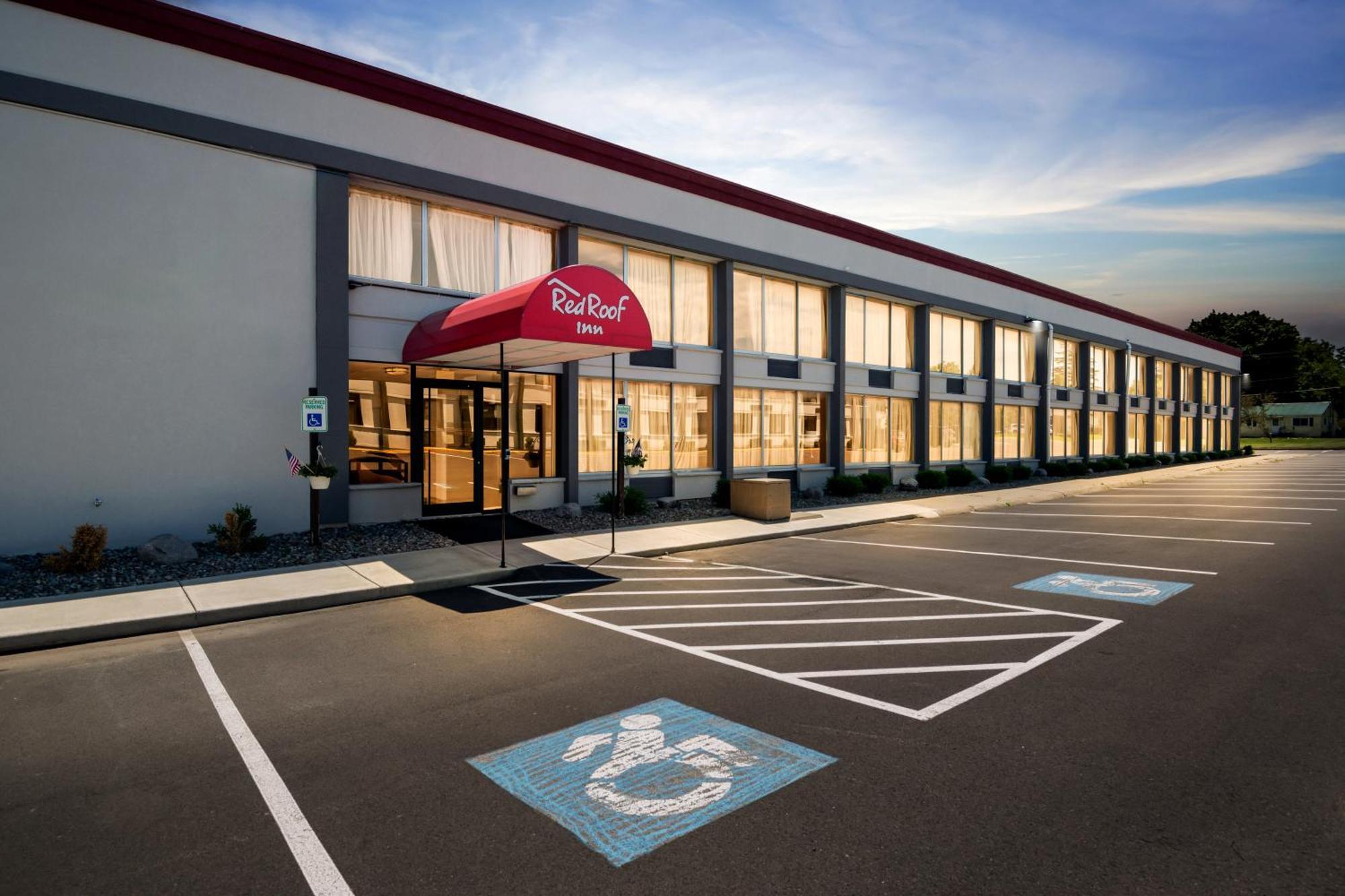 Red Roof Inn Cortland Exterior photo