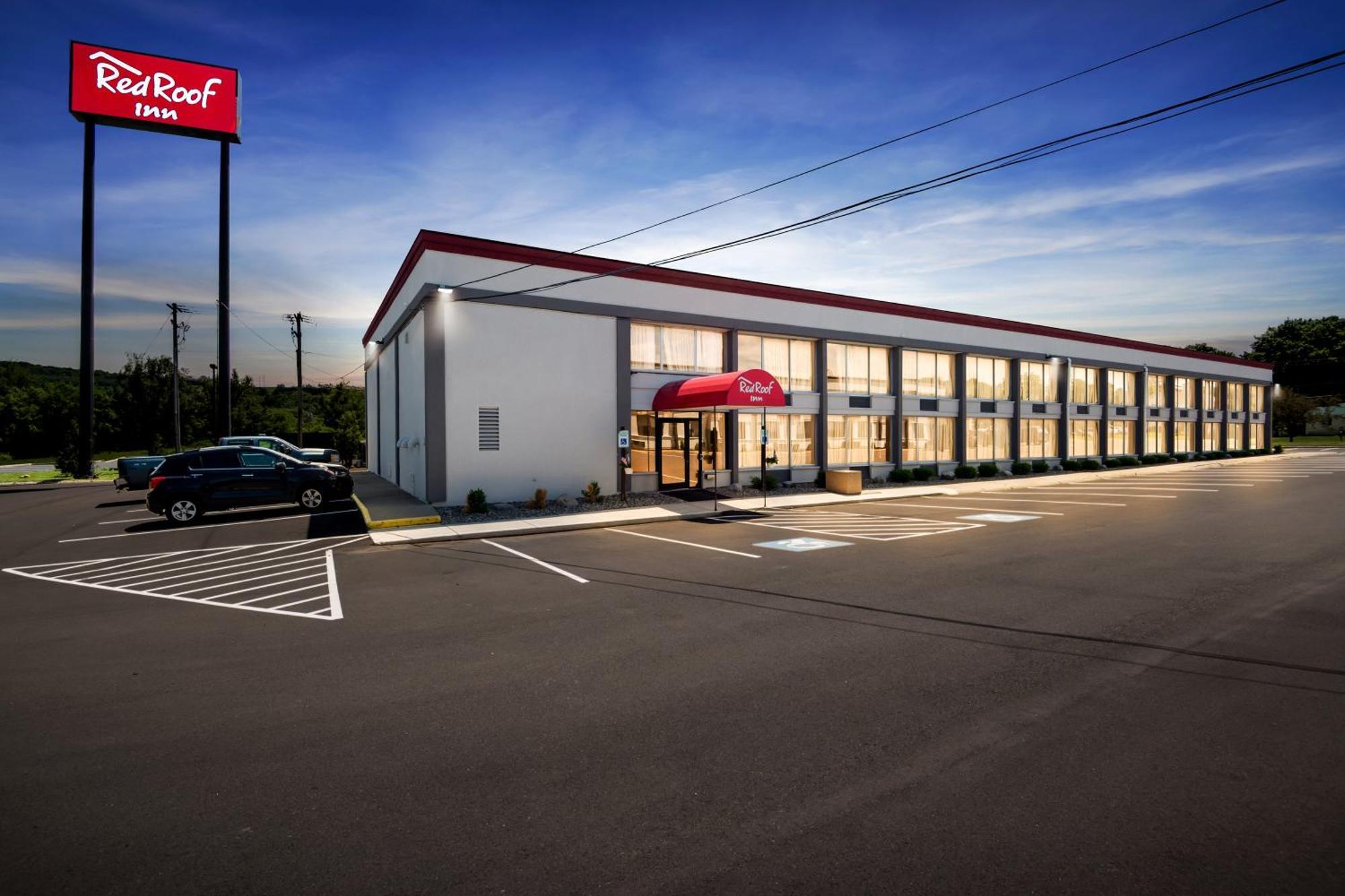 Red Roof Inn Cortland Exterior photo